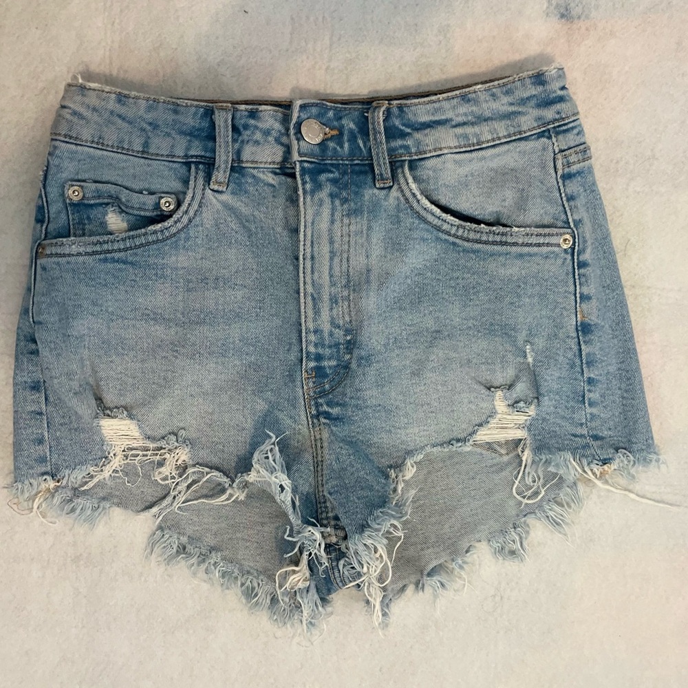 Zara LightWash Distressed Jean/Denim Shorts (Size 4)